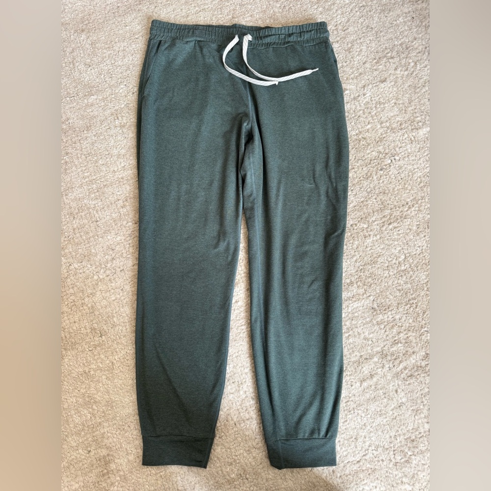 Vuori cropped joggers